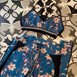 THE UPSIDE set size small